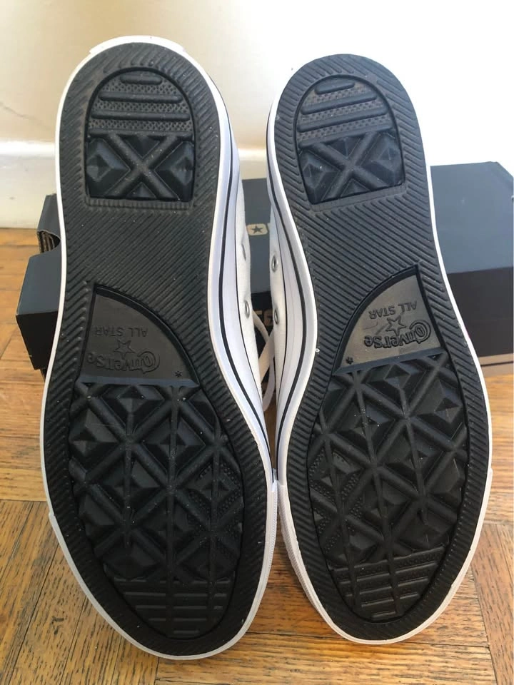 NEVER WORN Mens 7/ Womens 9 Converse All Star Ox - photo 4