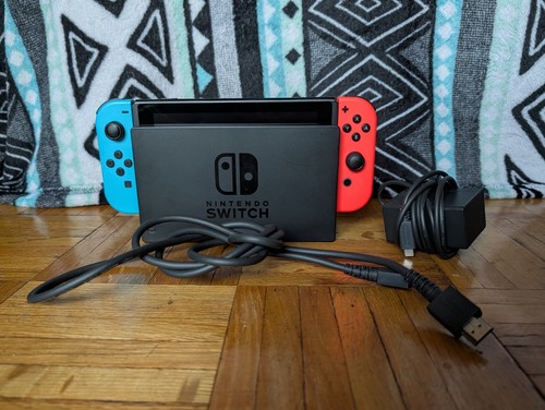 Nintendo Switch - photo 2