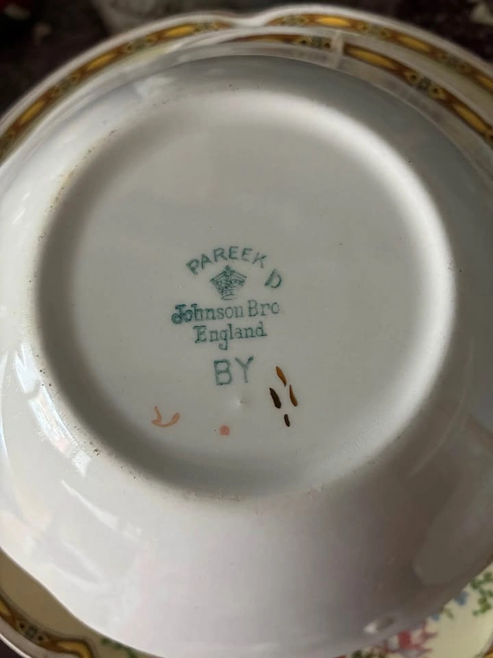 Vintage Pareek Johnson Brothers of England Floral Dinnerware Set - photo 5