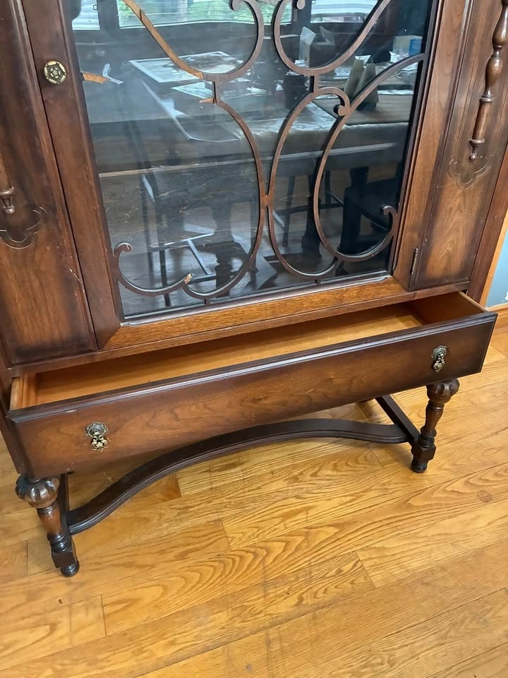 Antique dining room cabinet with glass door - photo 3