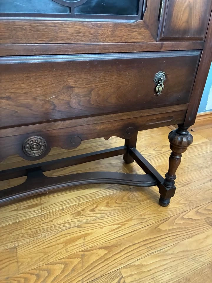 Antique dining room cabinet with glass door - photo 4