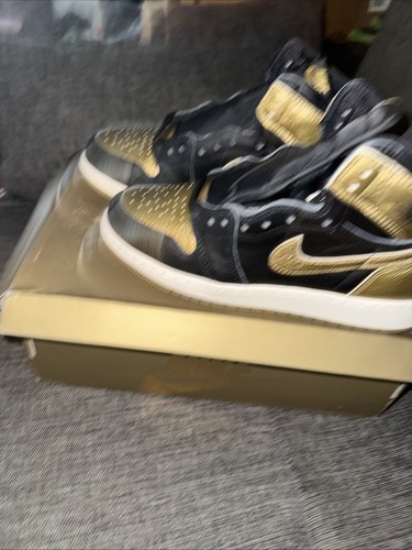 Nike Air Jordan 1 Retro High OG Black Metallic Gold Size 10 - photo 2