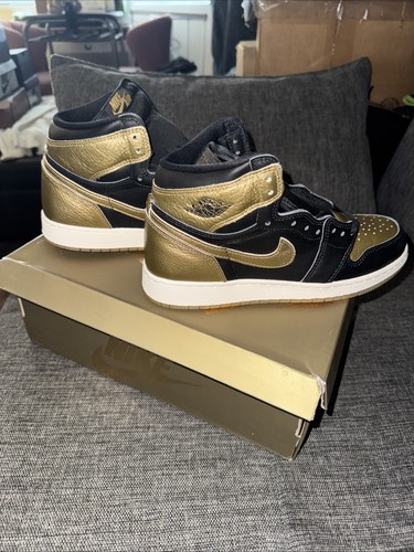 Nike Air Jordan 1 Retro High OG Black Metallic Gold Size 10 - photo 5