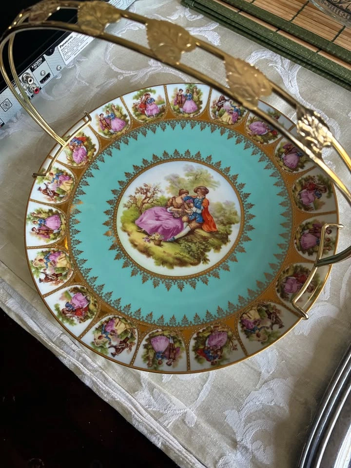 Vintage Bavaria Fragonard Porcelain Plate with Gold Handle - photo 3
