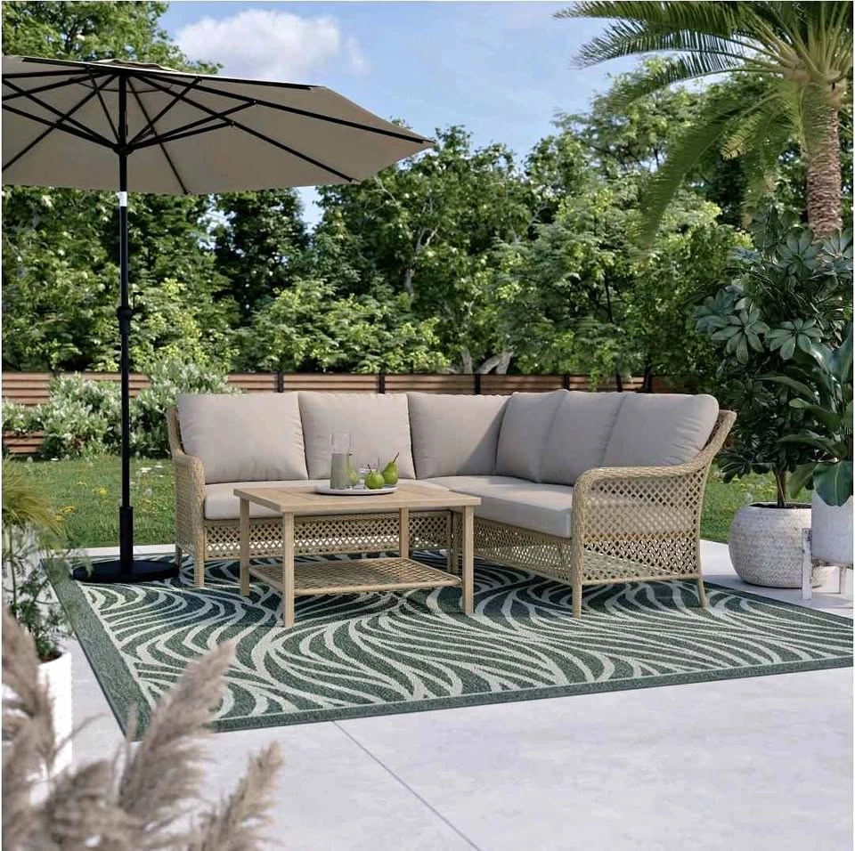Brand new 4pc patio sectional set. In a box.