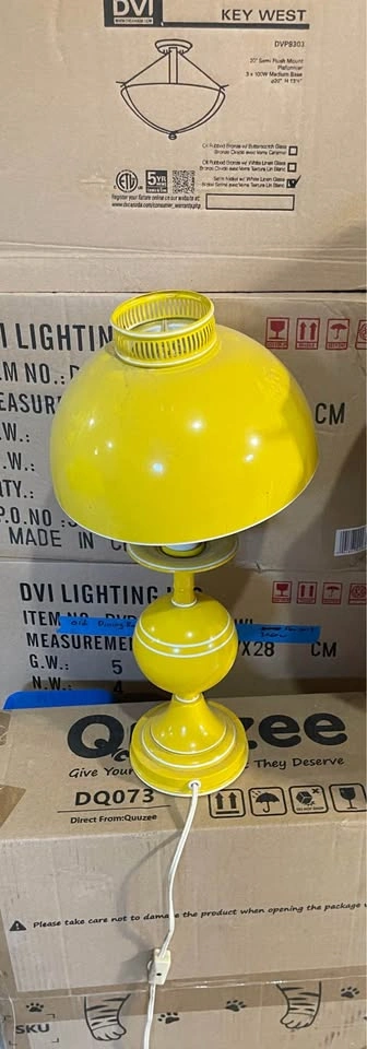 Vintage find - fun yellow table lamp - photo 3