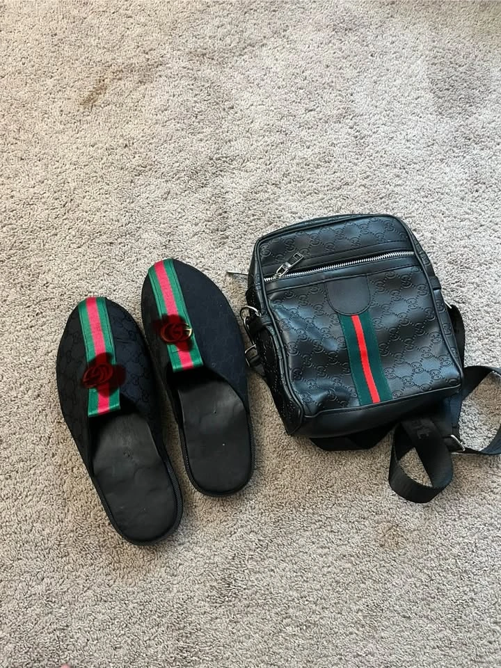 Leader slides with cross body bag - photo 4
