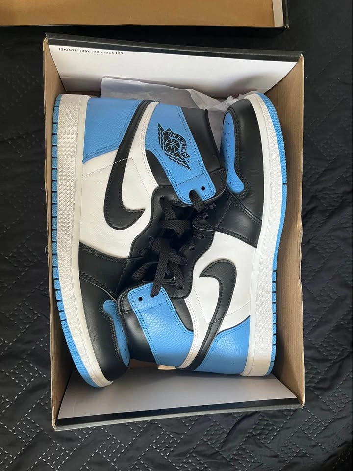 Nike Air Jordan 1 Retro High OG (North Carolina Blue/Black) - photo 2