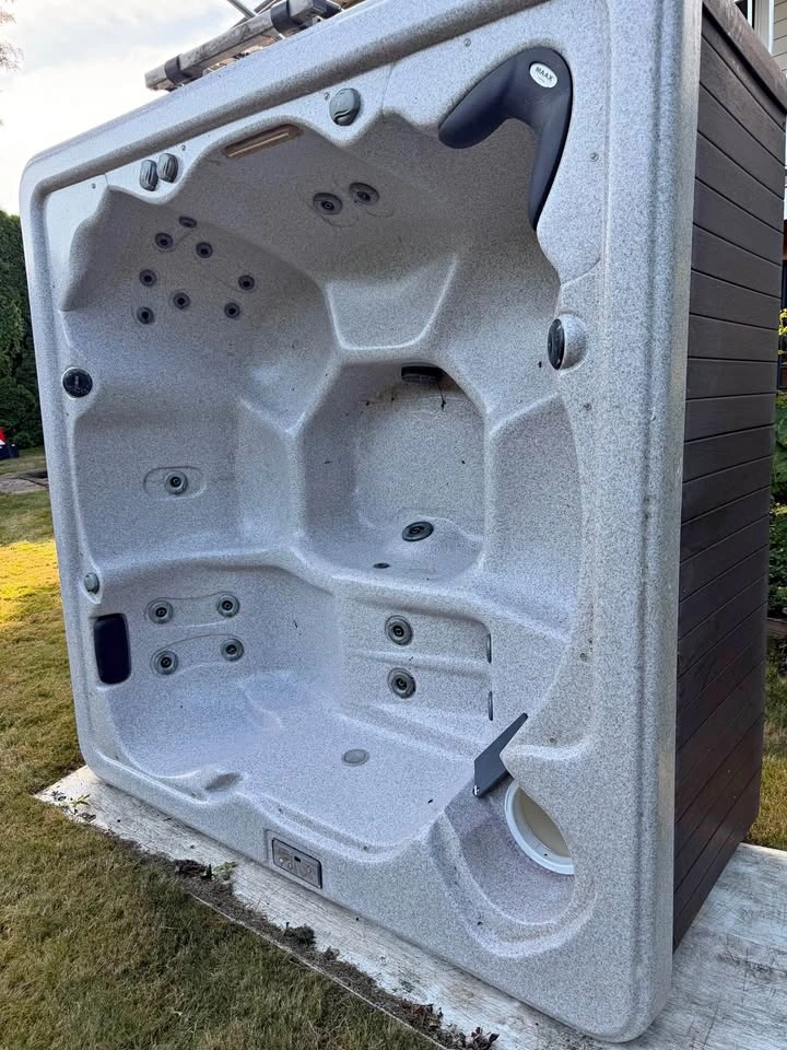 120V Plug and Play Max Spa Hot Tub with Warranty