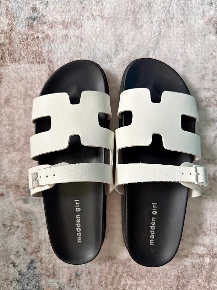 Steve Madden “Madden Girl” Sandals - new