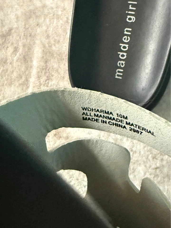 Steve Madden “Madden Girl” Sandals - new - photo 3