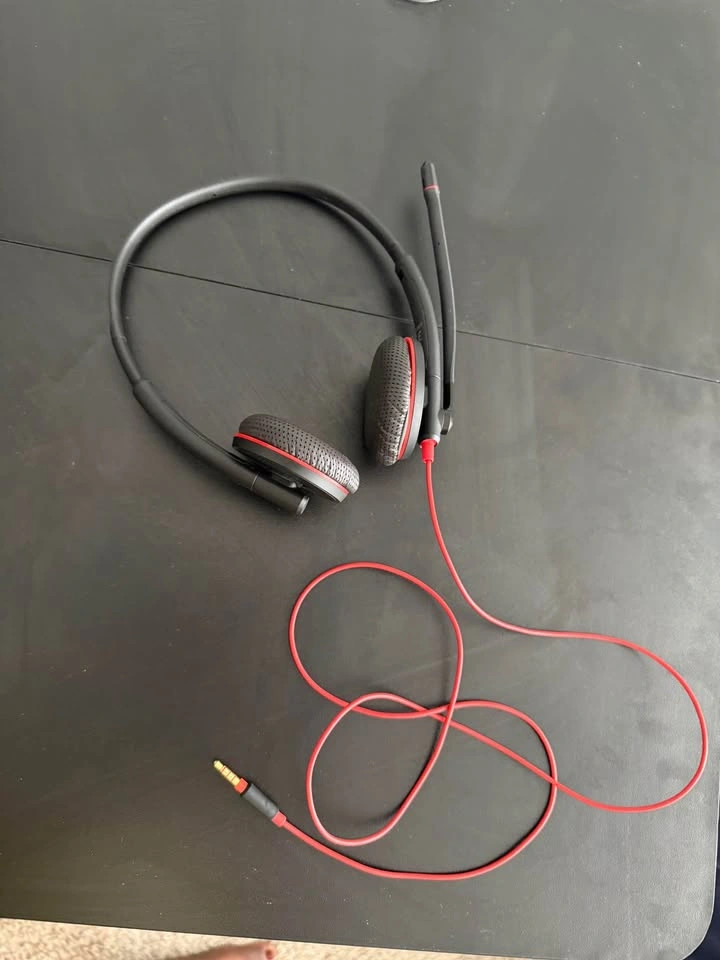 Plantronics Wired Headset with Microphone – Great Condition
