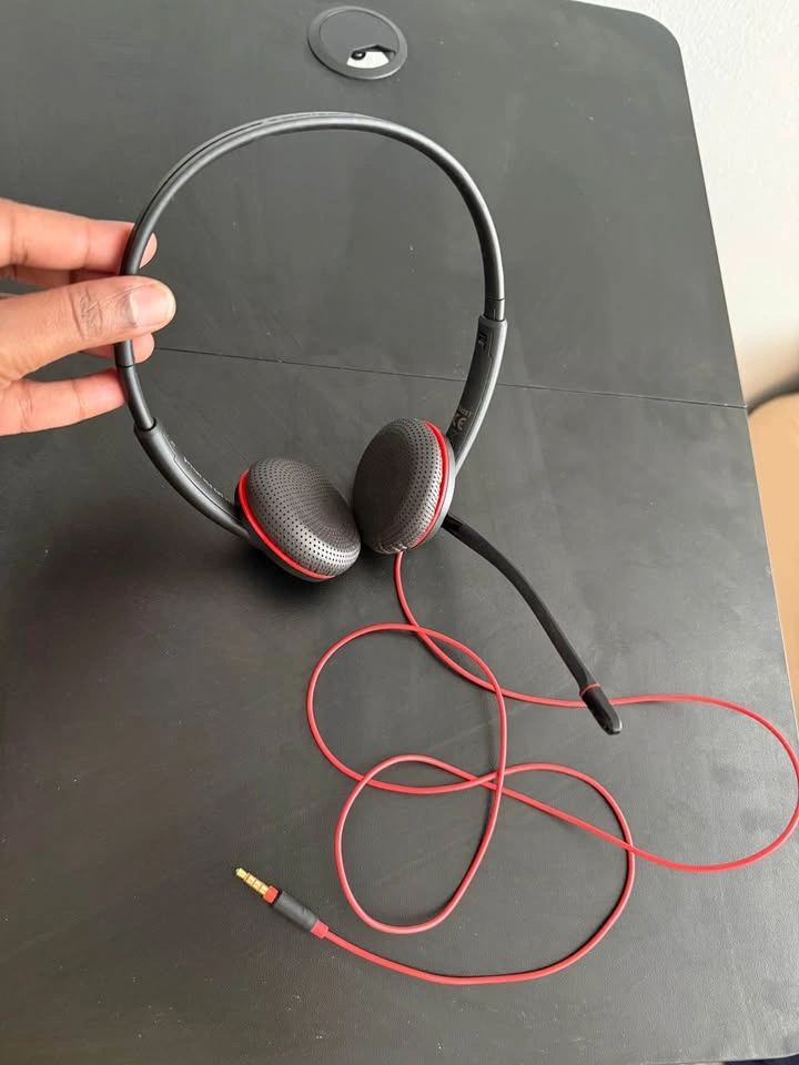 Plantronics Wired Headset with Microphone – Great Condition - photo 2