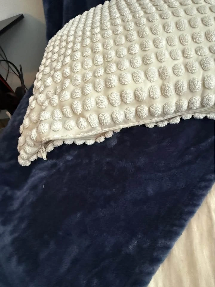 Throw Cushion Pillows - photo 2
