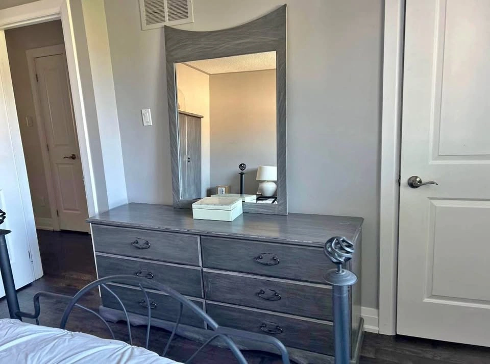 Bedroom set