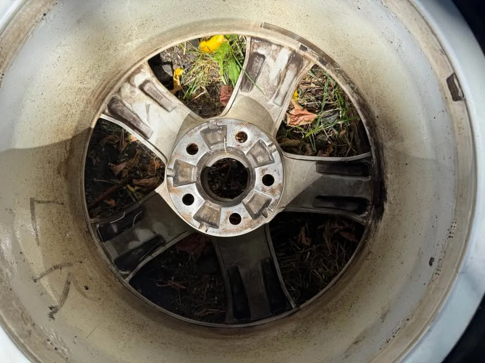 Audi A6 OEM Alloy Rims with Winter Tires – 18”, 5x112 image indicator(4)