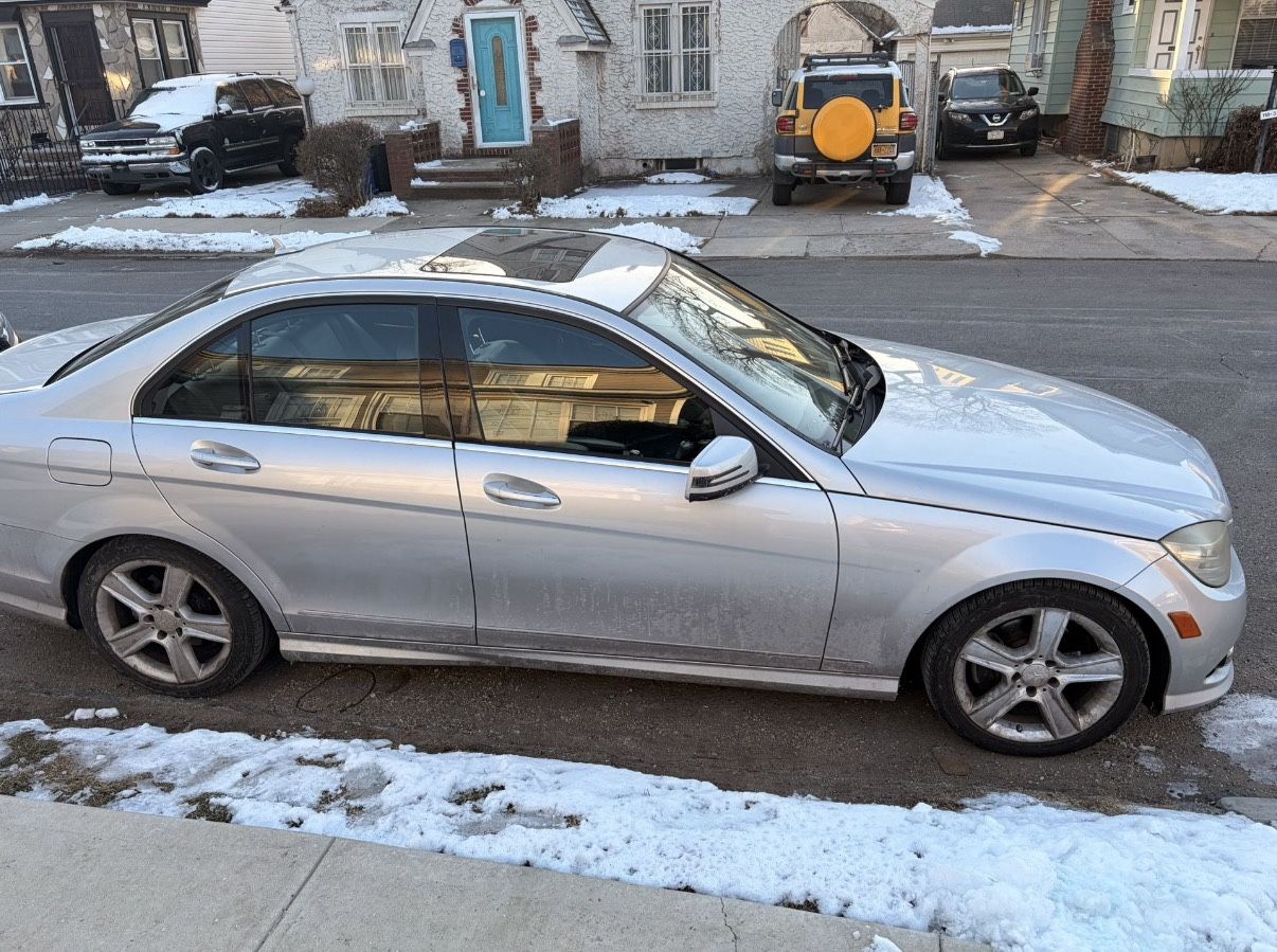 2010 Mercedes-Benz C-Class - photo 2