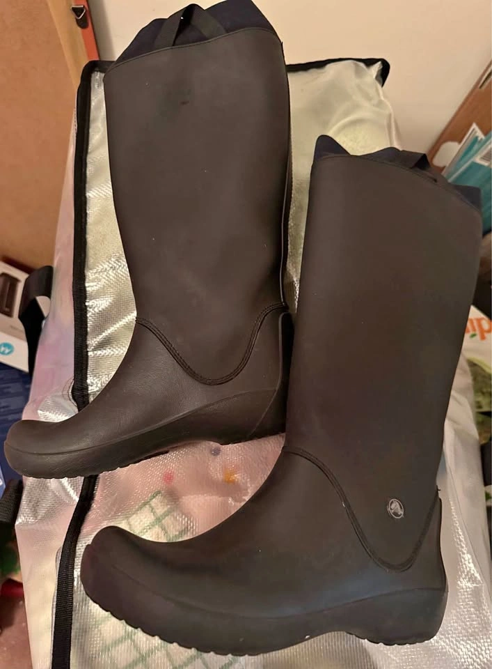 Crocs Rainfloe Tall Rain Boots — Women’s 7 — Good Condition