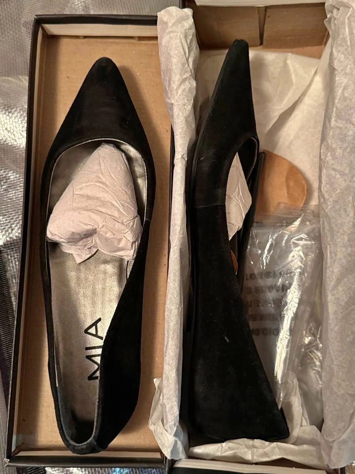 MIA Hepburn Pointy Toe Flats — Women’s 8 — NEW IN BOX
