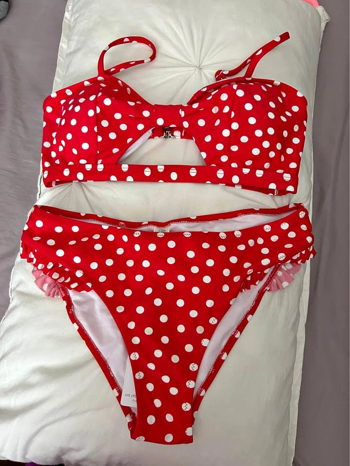 New Women’s bathing suit size M