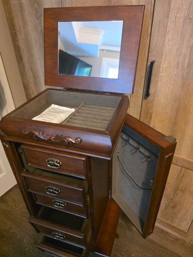 Wooden Jewellery Armoire - photo 3