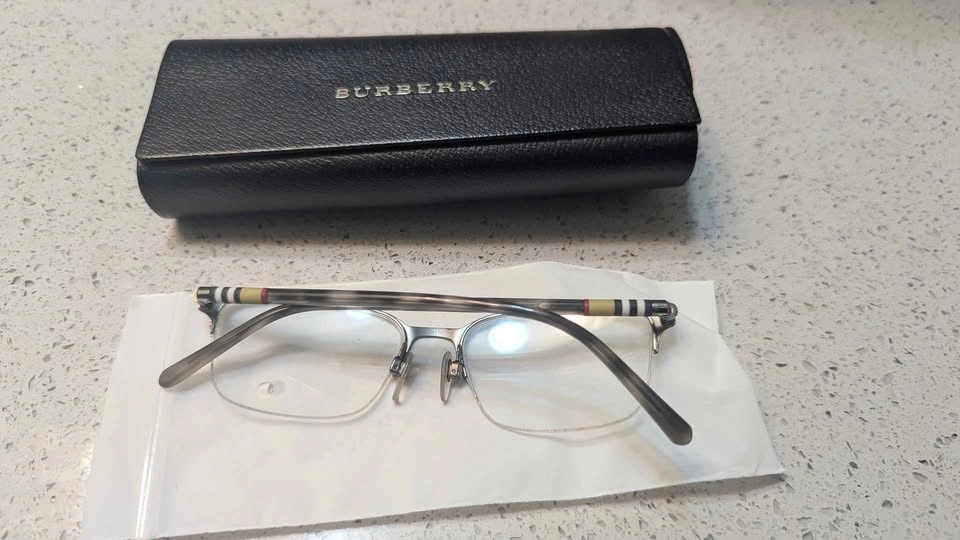 Burberry glasses - photo 4