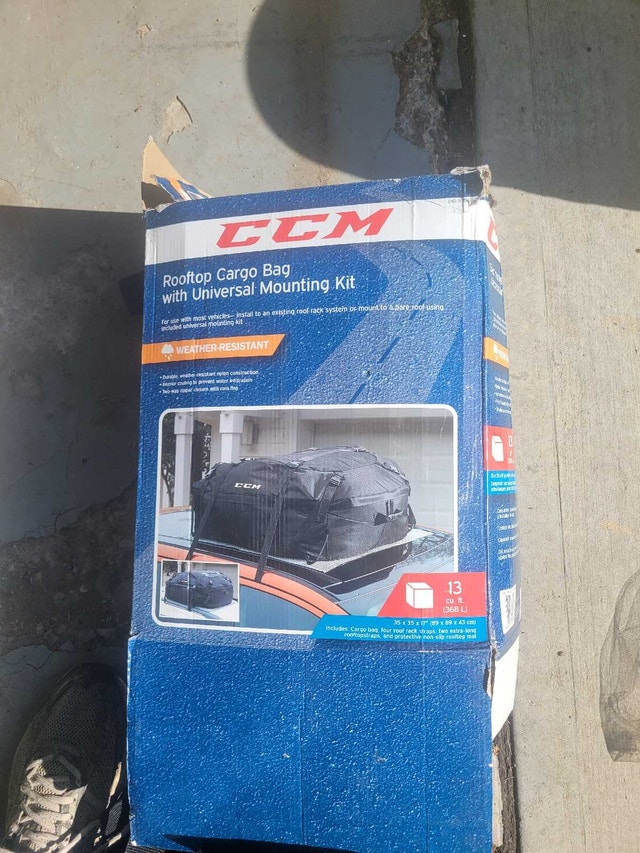 CCM rooftop Cargo Bag with universal mounting kit