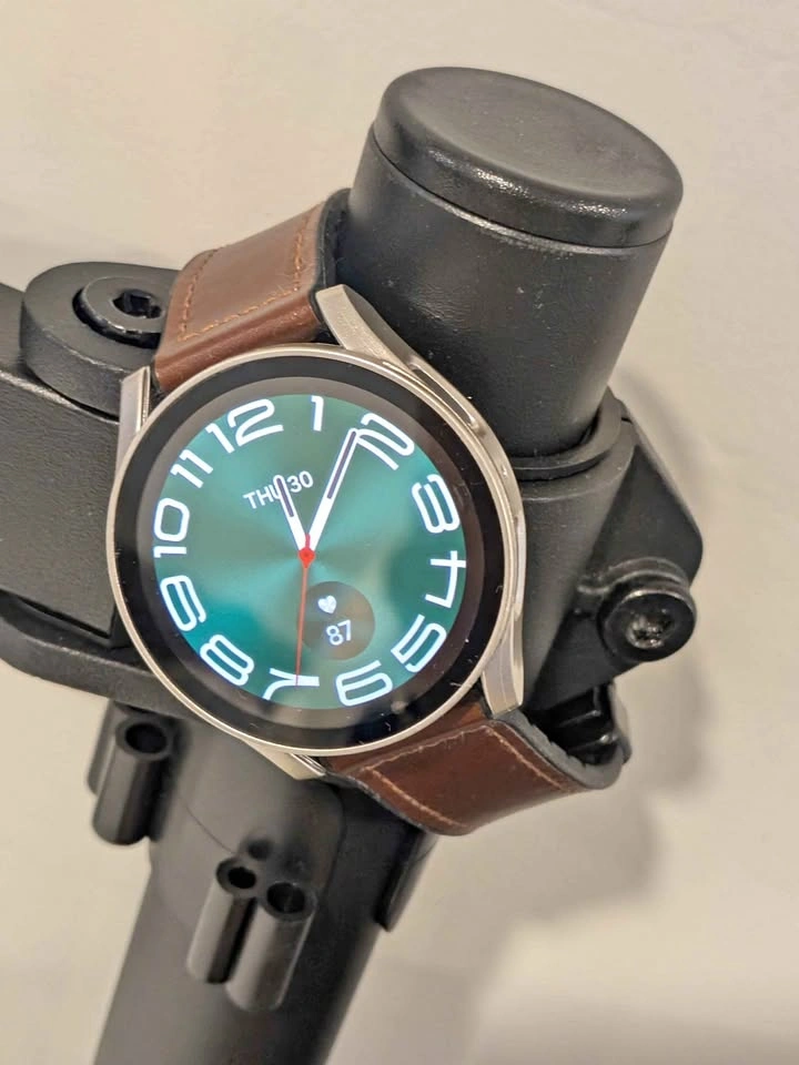 Samsung Galaxy watch 7 40mm and protective cases extra strap