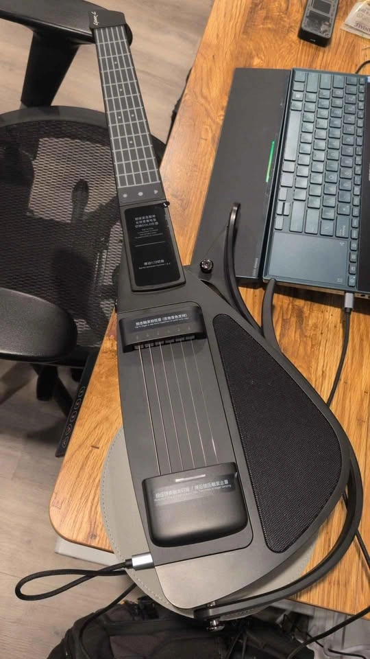 Enya cyber G guitar with string module new - photo 2