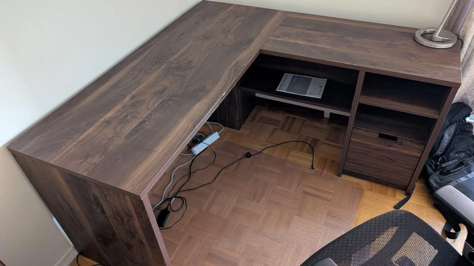 Medium-Sized Corner / L Desk - photo 2