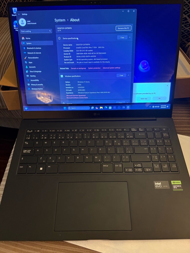 LG Gram Pro 16" OLED Intel Core Ultra7-32GB 1TB - photo 3