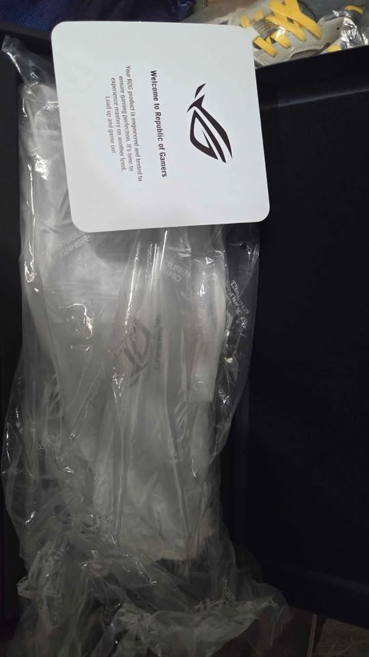 ASUS ROG Azoth Wireless Mechanical Gaming Keyboard - photo 4