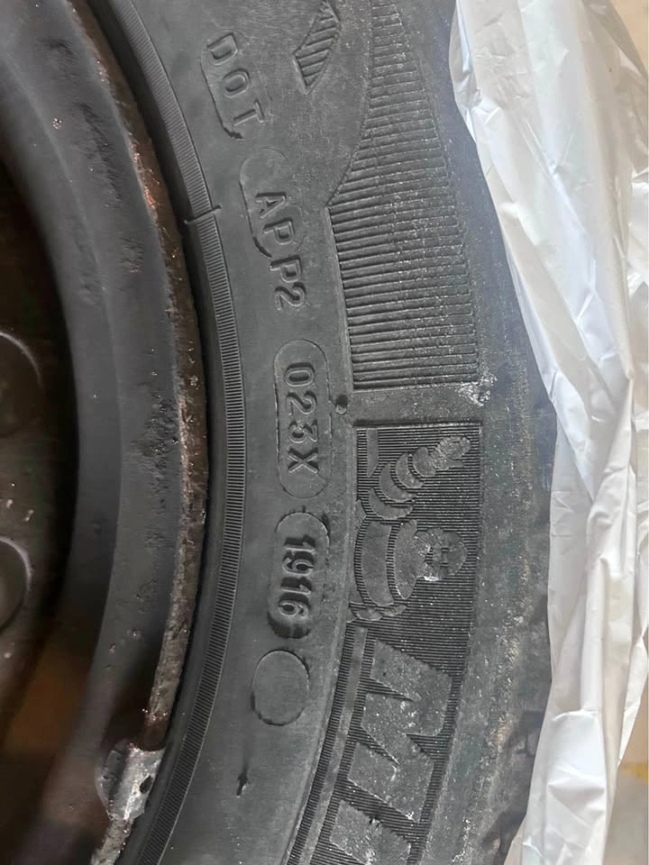 Michelin 205/60R15 Tires on Nissan Wheels with Rims