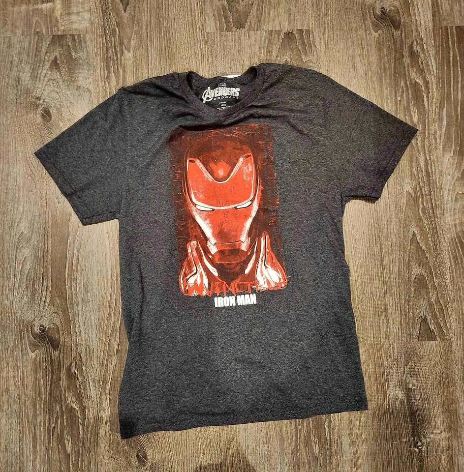 Marvel Avengers Endgame Iron Man T-Shirt Size Medium
