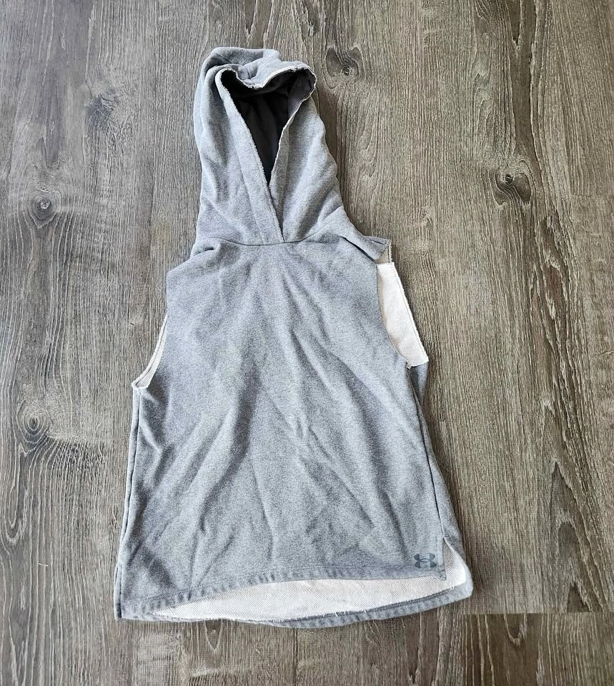 Under Armour Sleeveless Hoodie