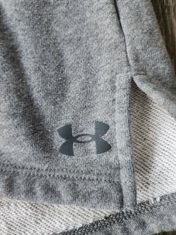 Under Armour Sleeveless Hoodie - photo 2