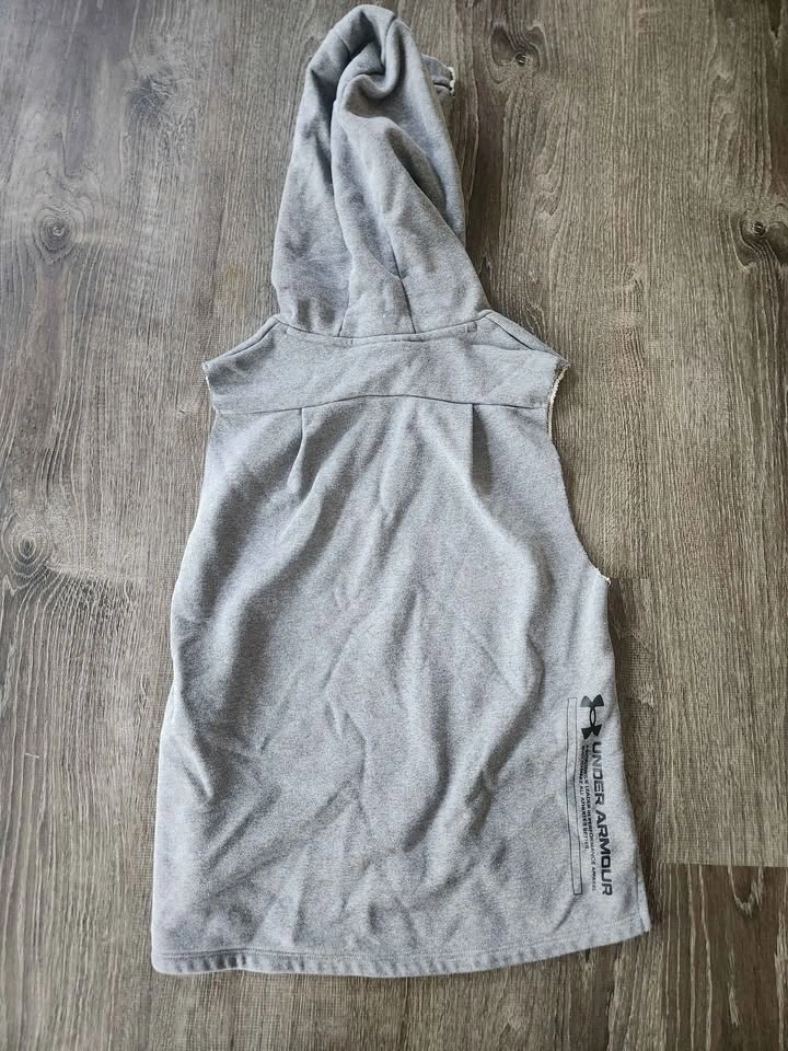 Under Armour Sleeveless Hoodie - photo 3
