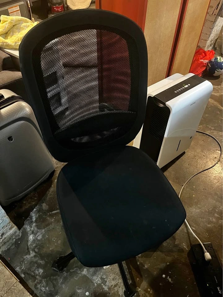 Black Mesh Office Chair – Comfortable Rolling Desk Chair