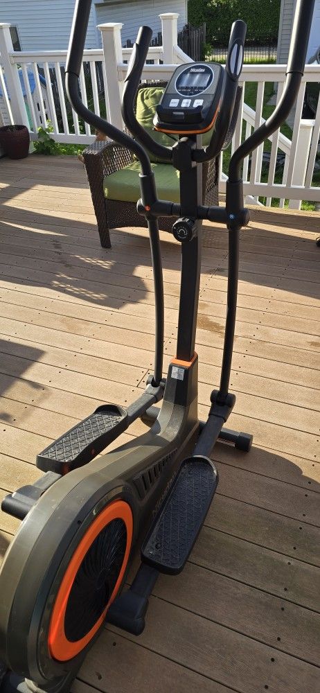 Niceday Elliptical Indoor/Outdoor 16in Stride 500lbs