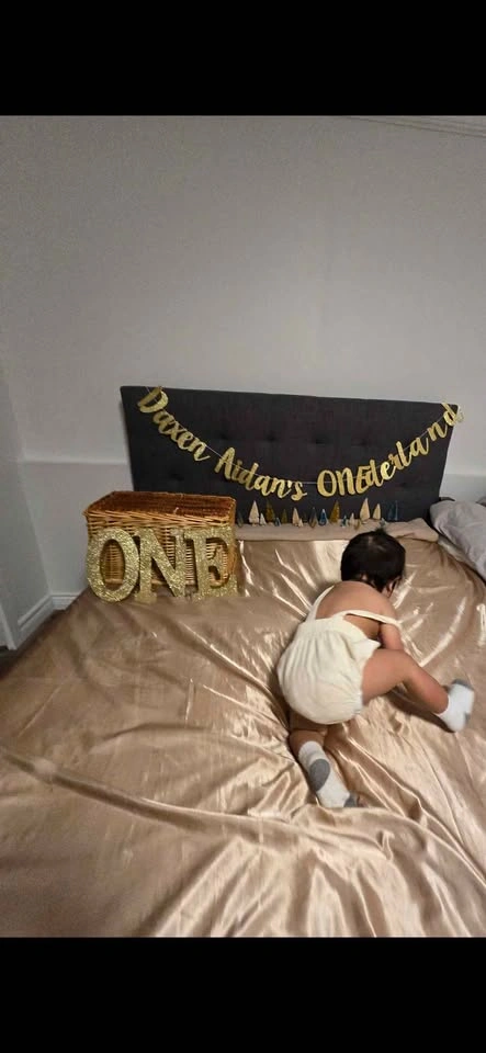 Large Sign Gold Glitter Letters - photo 2