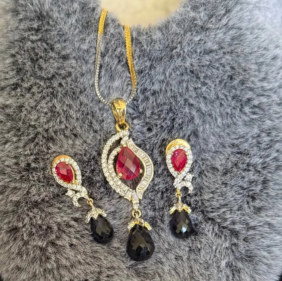 The Faux Ruby Pendant Set image indicator(2)
