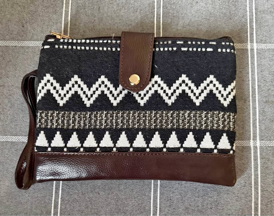 An Elegant Pouch