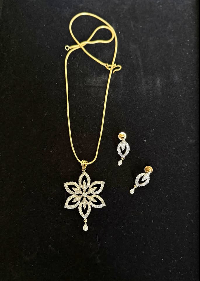 The Floral Pendant Set