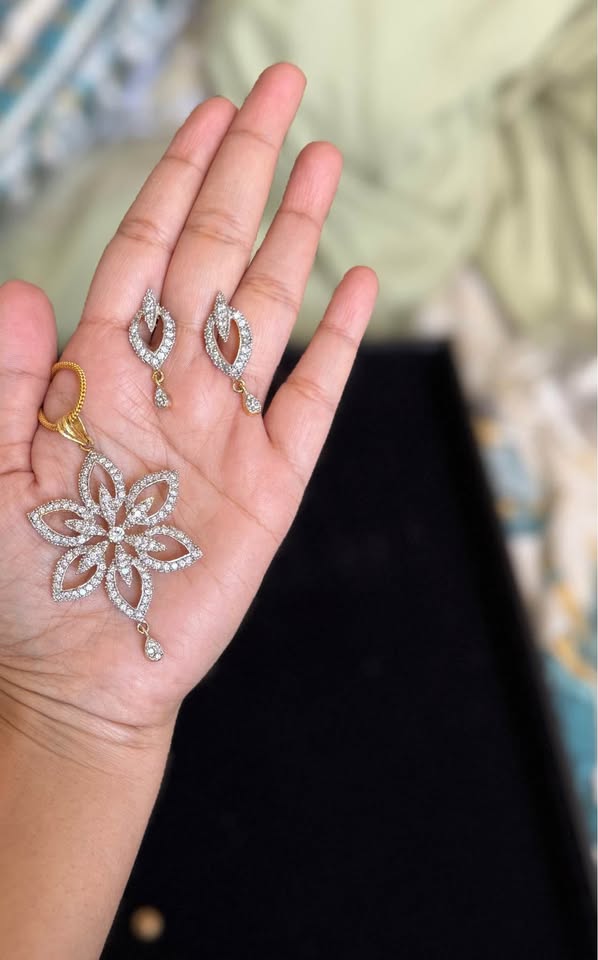 The Floral Pendant Set - photo 2