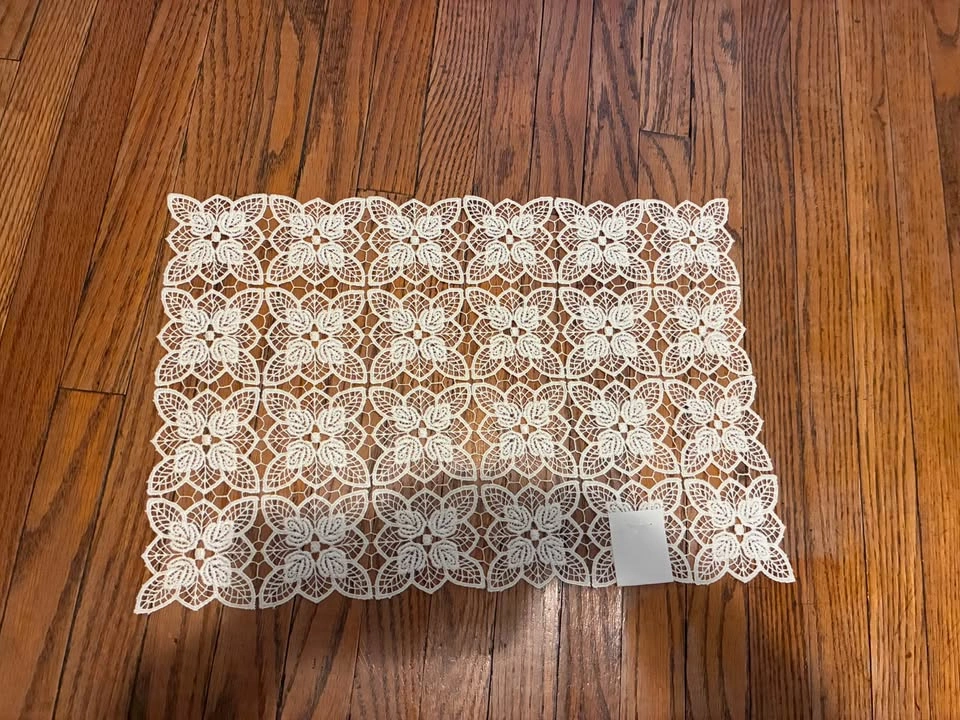 Vintage Crochet table clothes - photo 3