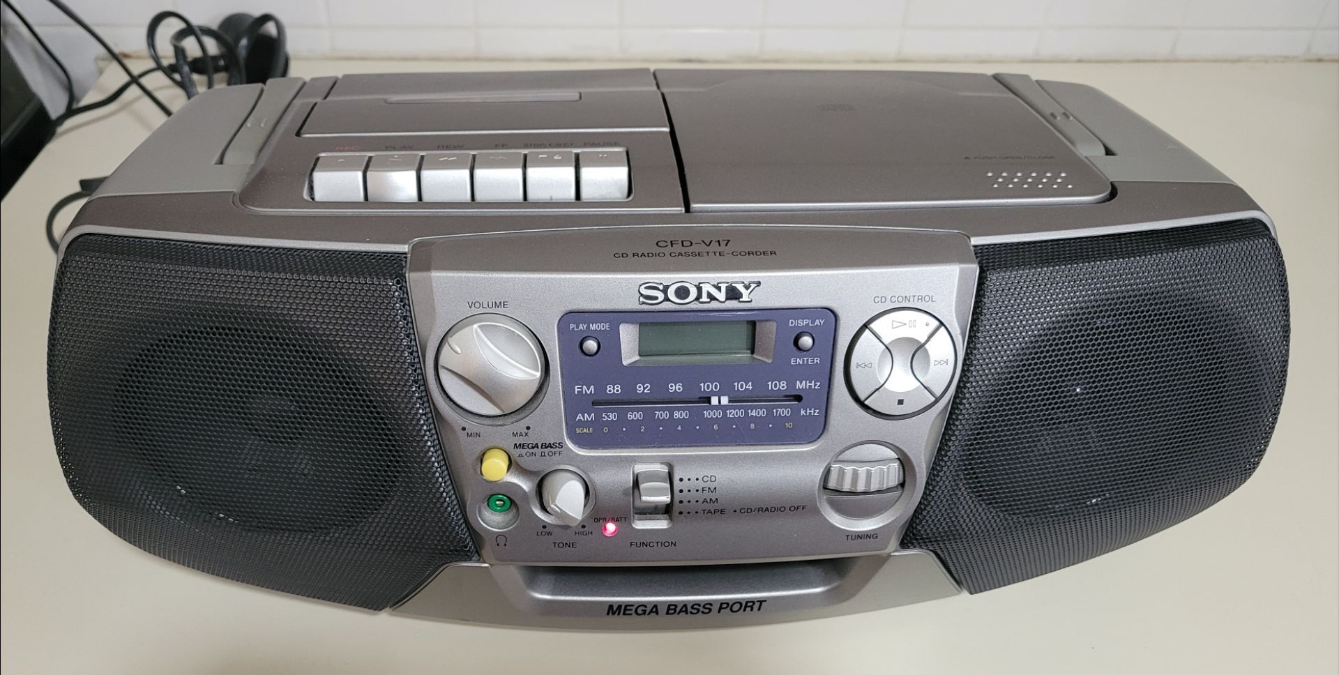 Sony CFD-V17 AM/FM Radio CD Cassette Recorder Boombox Mega Bass