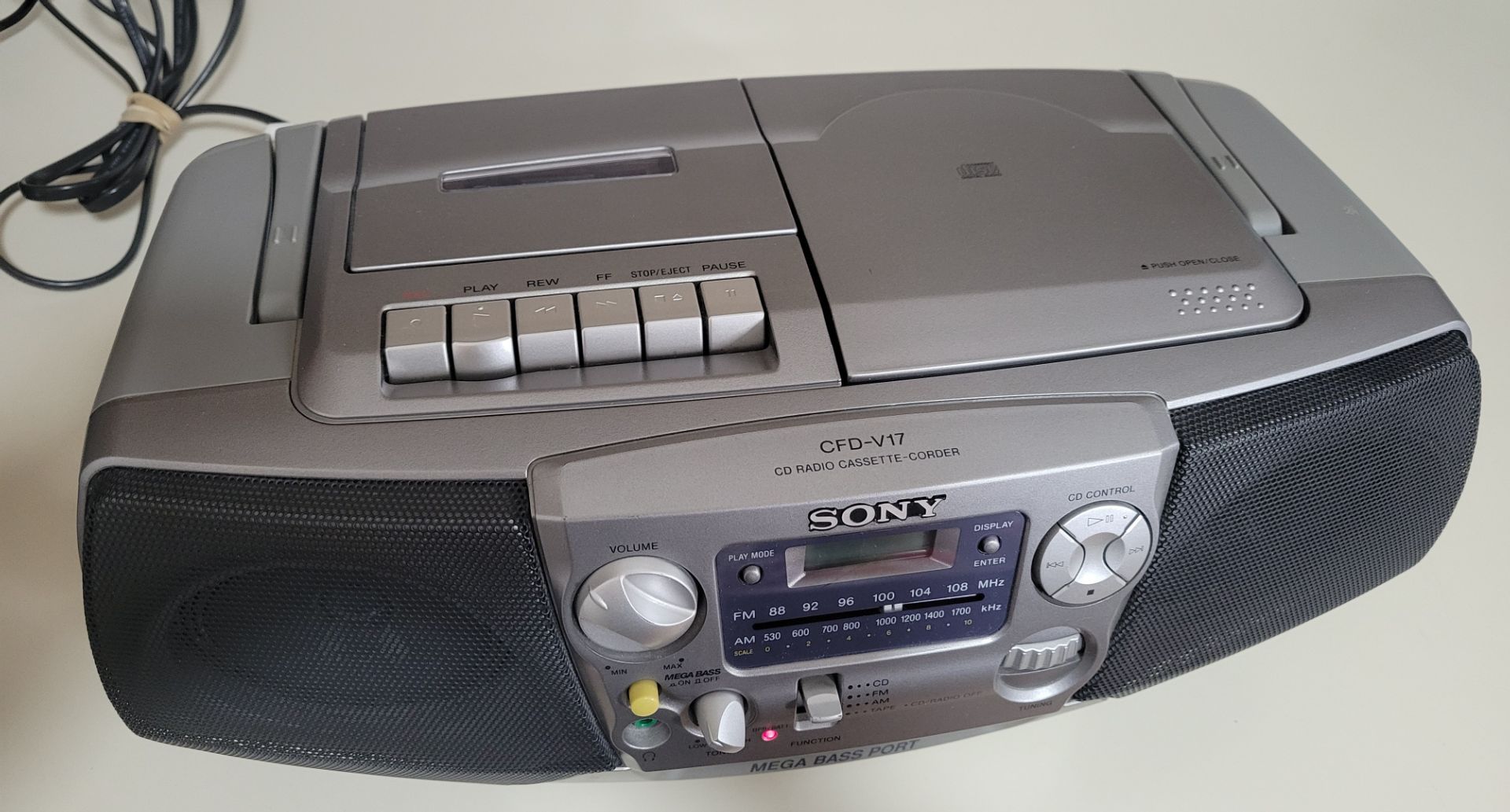 Sony CFD-V17 AM/FM Radio CD Cassette Recorder Boombox Mega Bass - photo 2