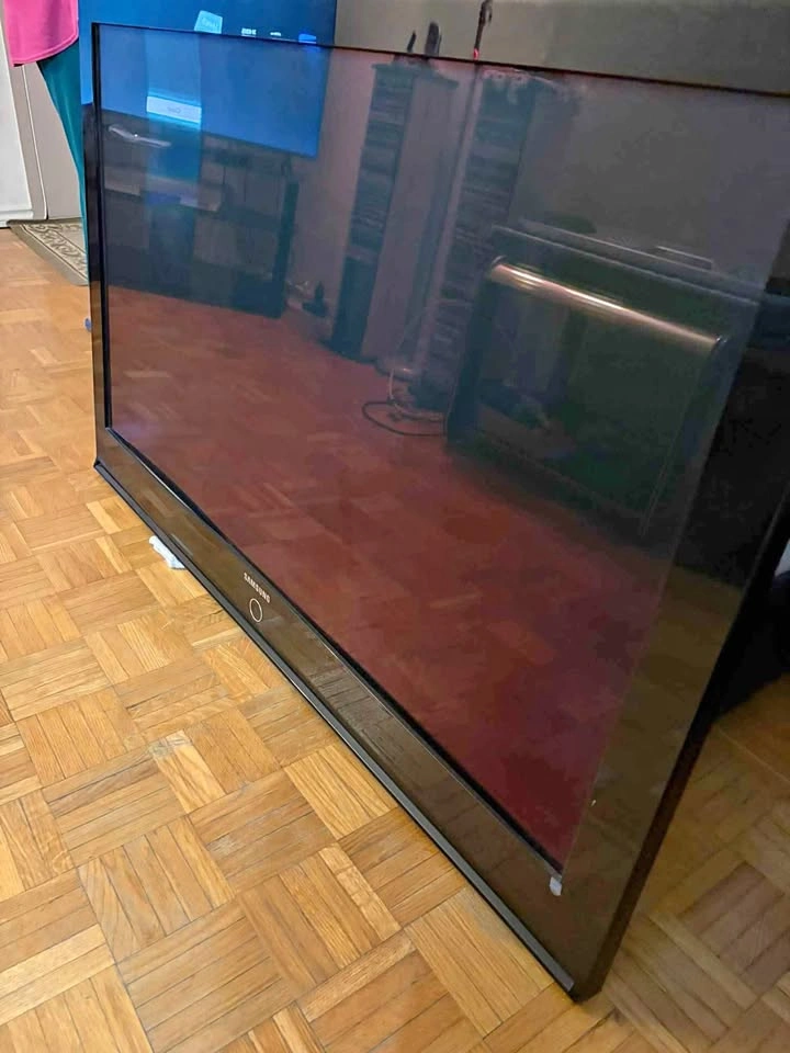 55" Samsung Flat Screen TV