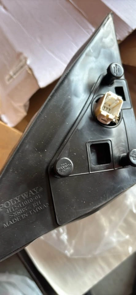 New RH door Mirror - photo 4