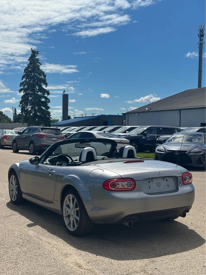 2011 Mazda MX-5 - photo 4